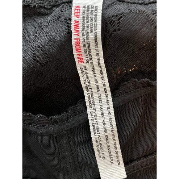 Free People Intimately Stunning Floral Black Lace Bra M - Picture 4 of 4